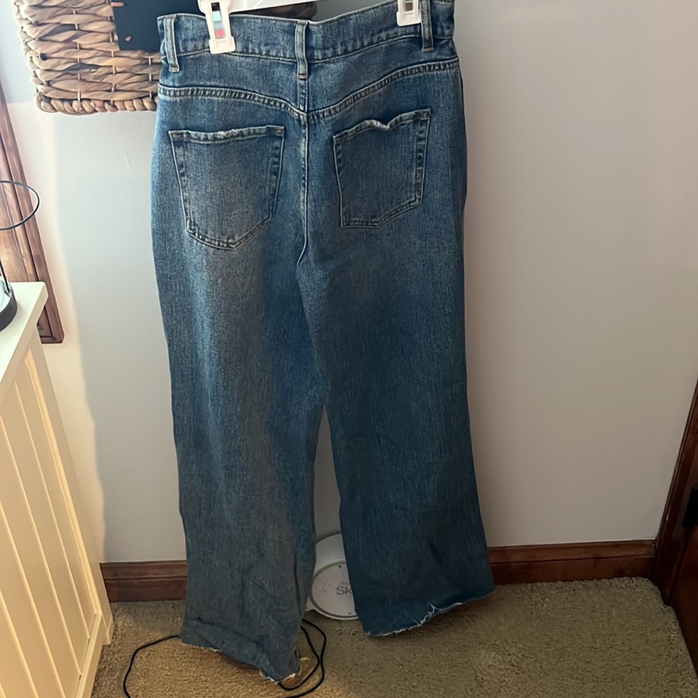 PacSun Ripped Mom Jeans - Picture 3 of 3